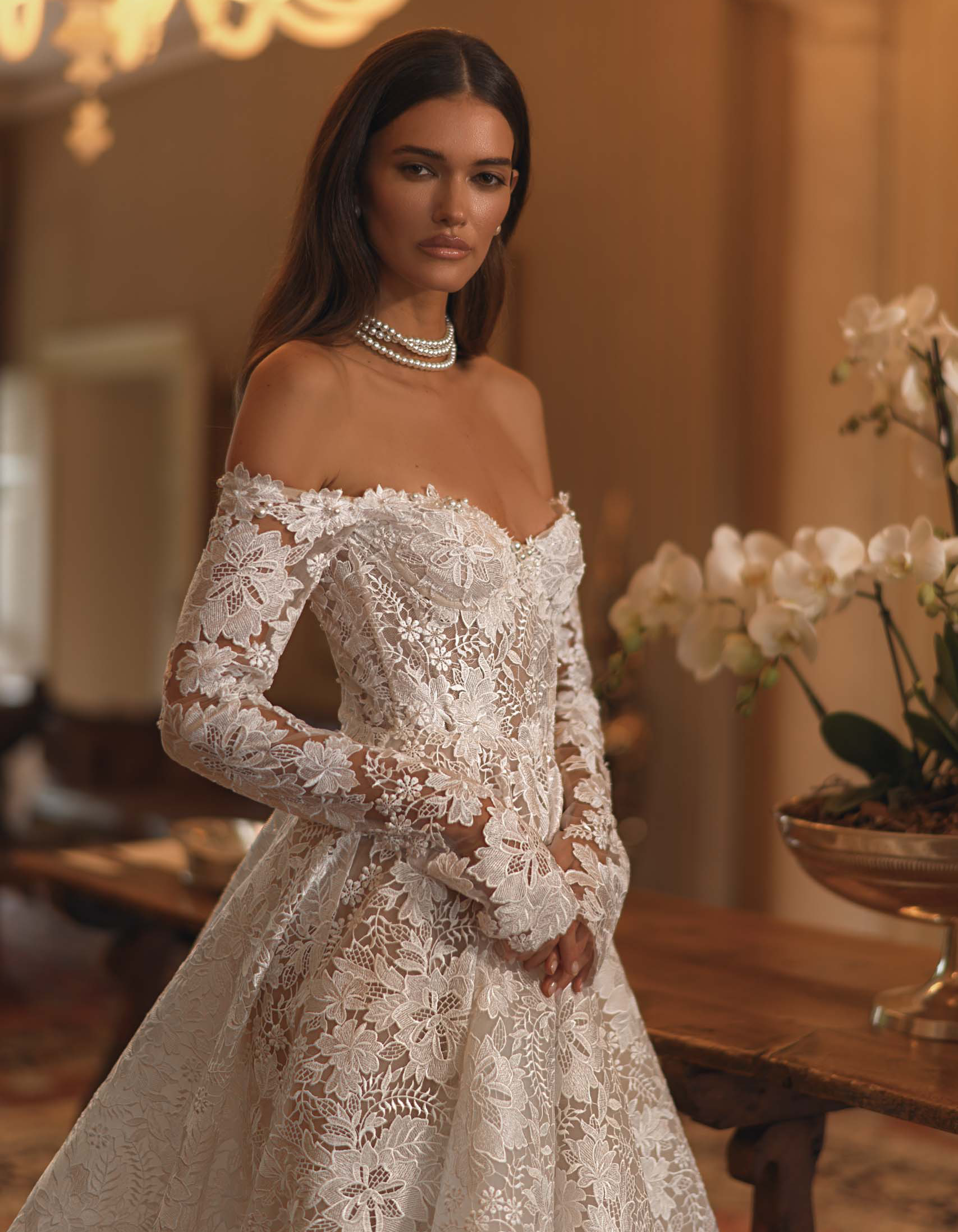 Berta Couture Designer bridal dress zijkant closeup