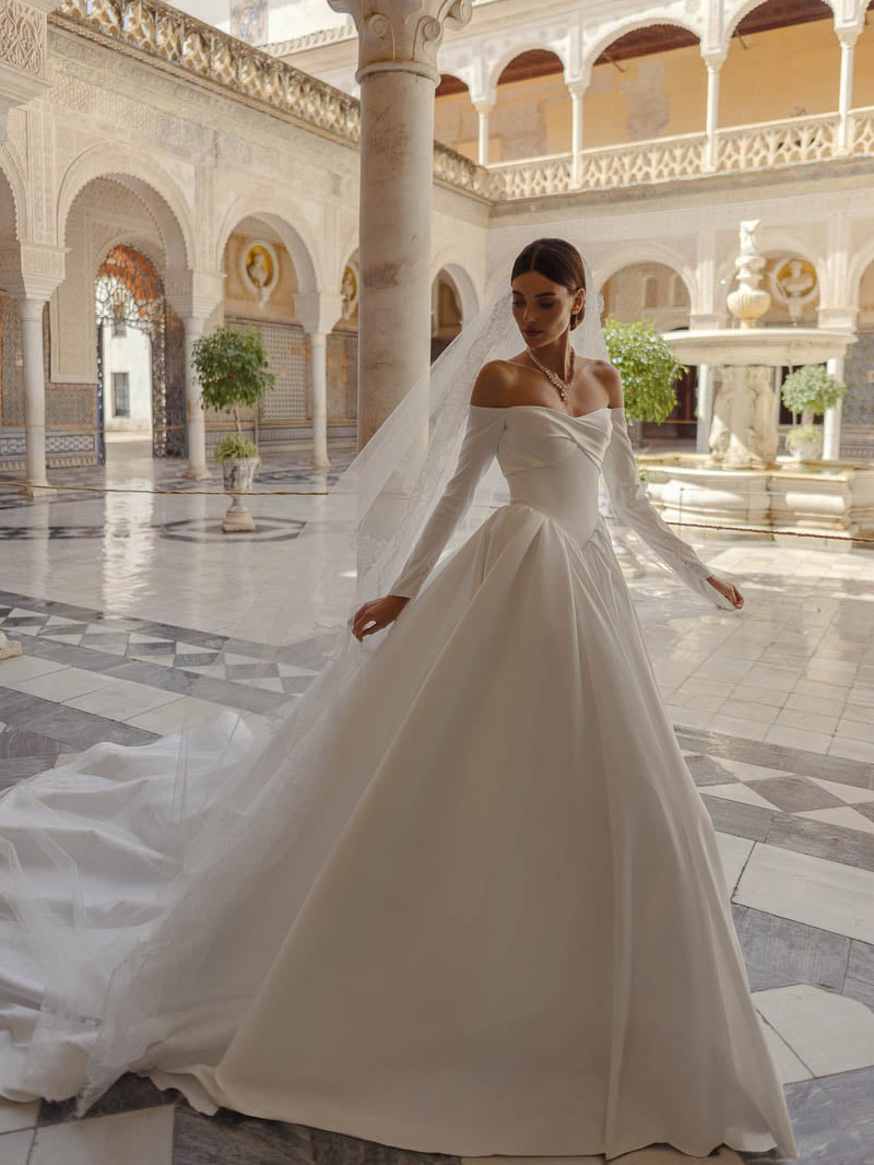 Berta Couture Sevilla 26-07 front